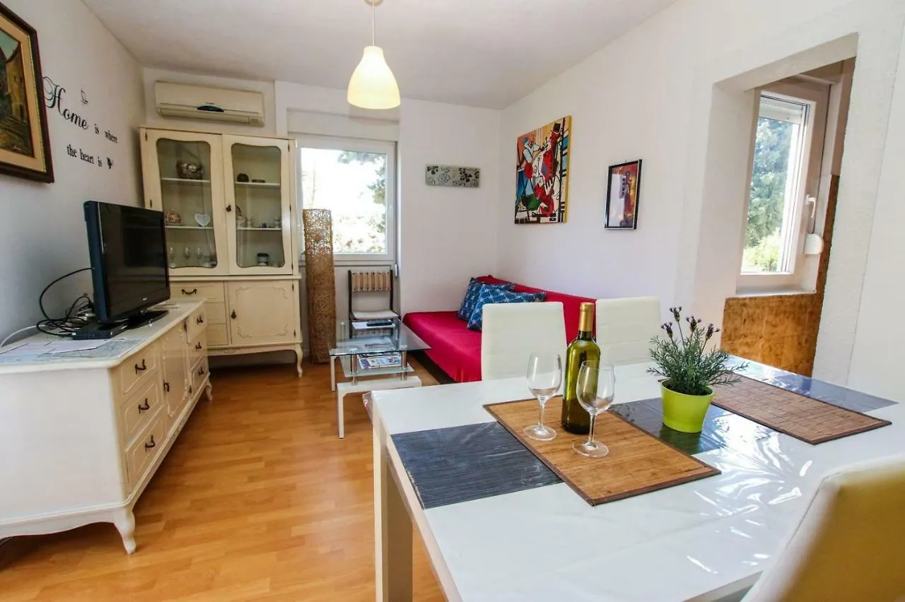 Apartment Nina - Two Bedroom With Two Balcony Near The Beach Porec 0*,