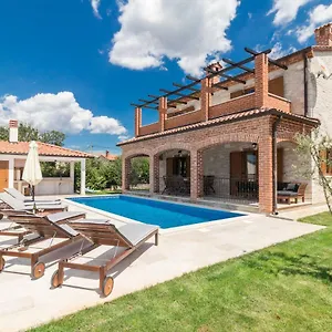 Villa Ingrid, Poreč