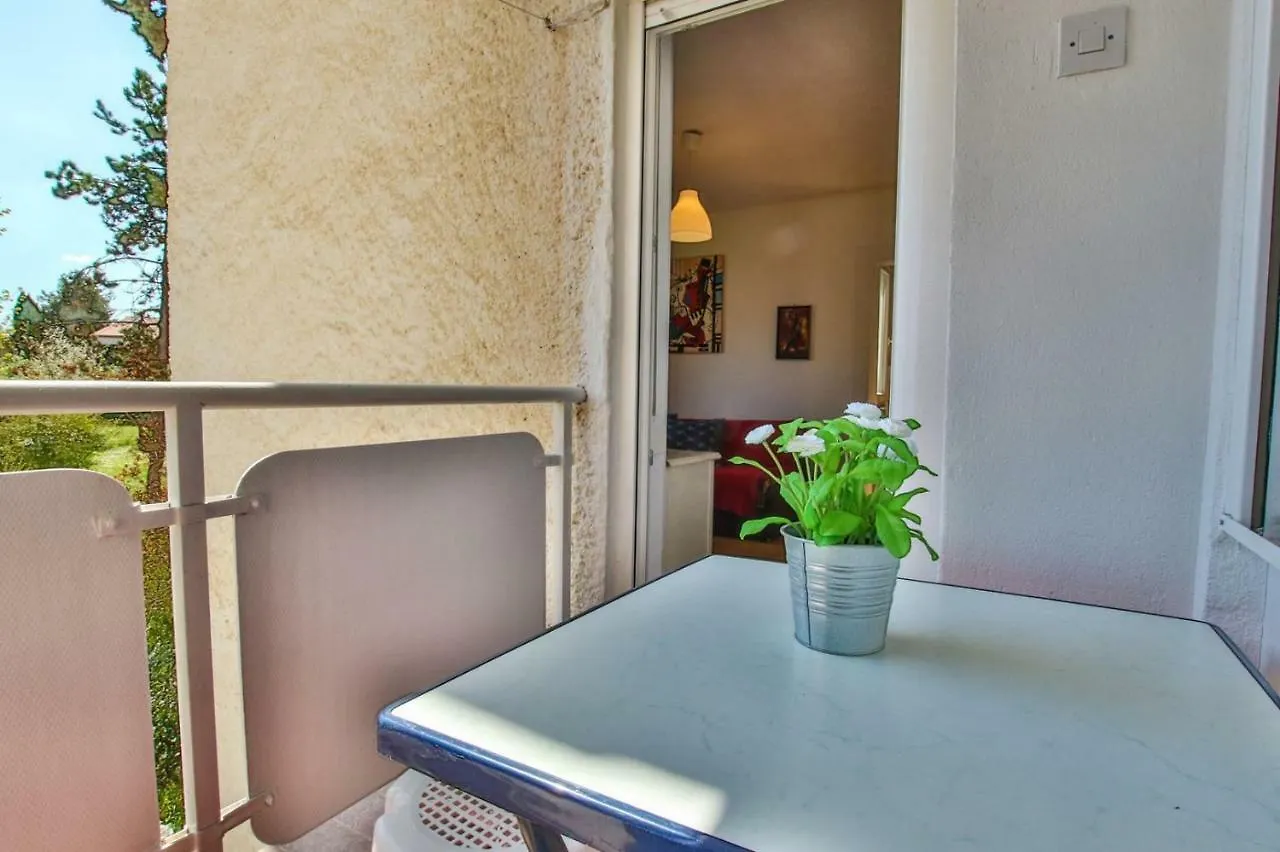 Apartment Nina - Two Bedroom With Two Balcony Near The Beach Poreč Kroatien