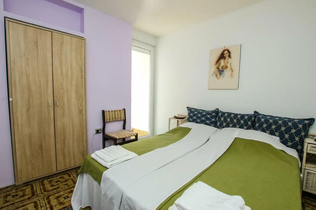 Apartment Nina - Two Bedroom With Two Balcony Near The Beach Poreč Kroatien