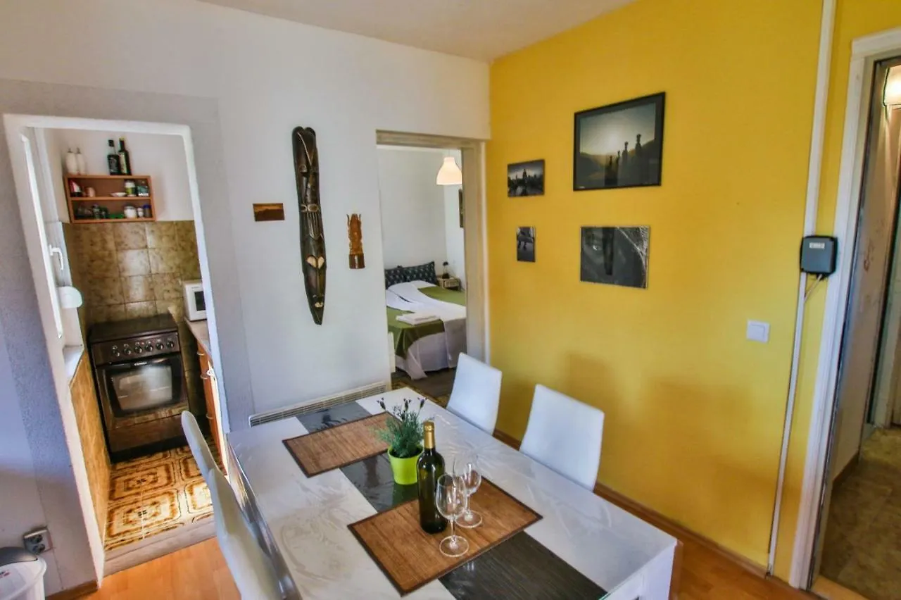 Apartment Nina - Two Bedroom With Two Balcony Near The Beach Poreč