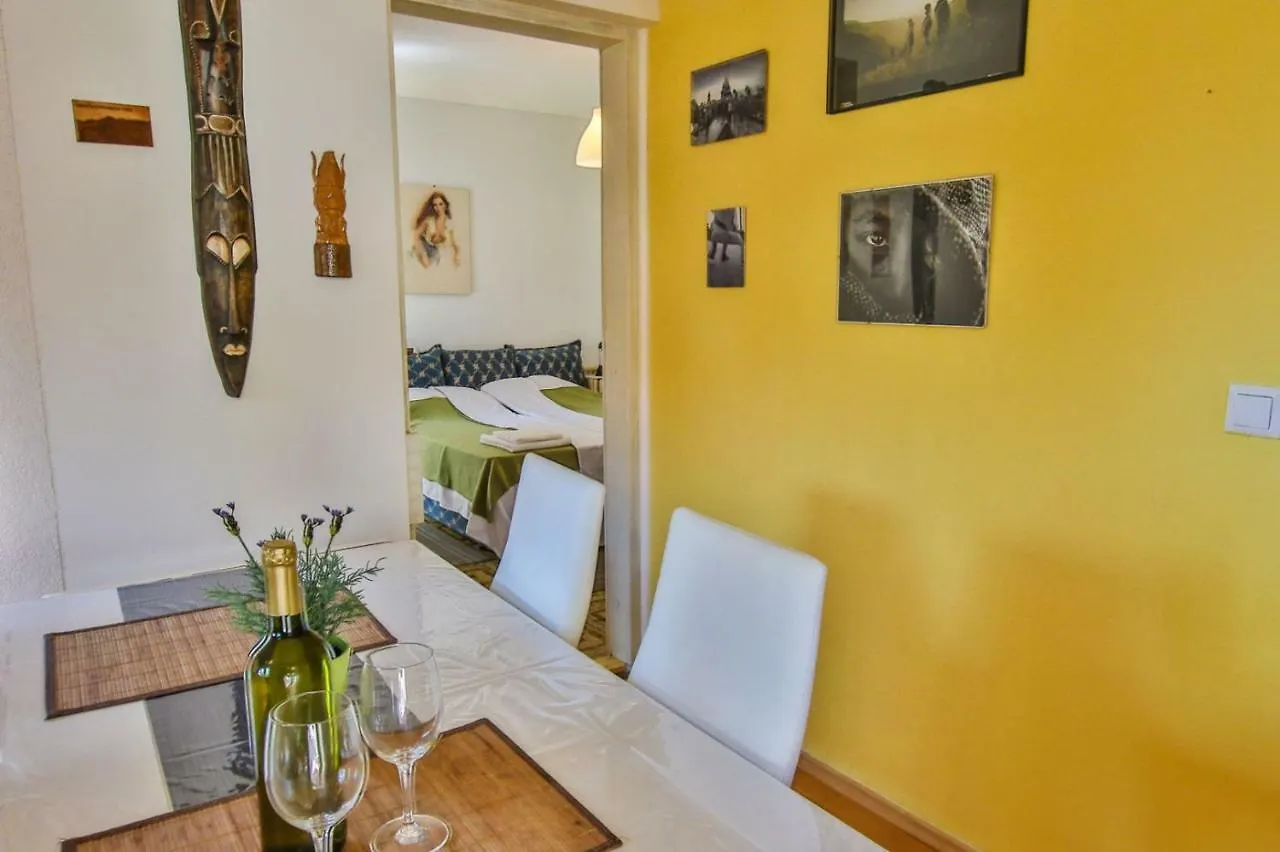 Apartment Nina - Two Bedroom With Two Balcony Near The Beach Poreč