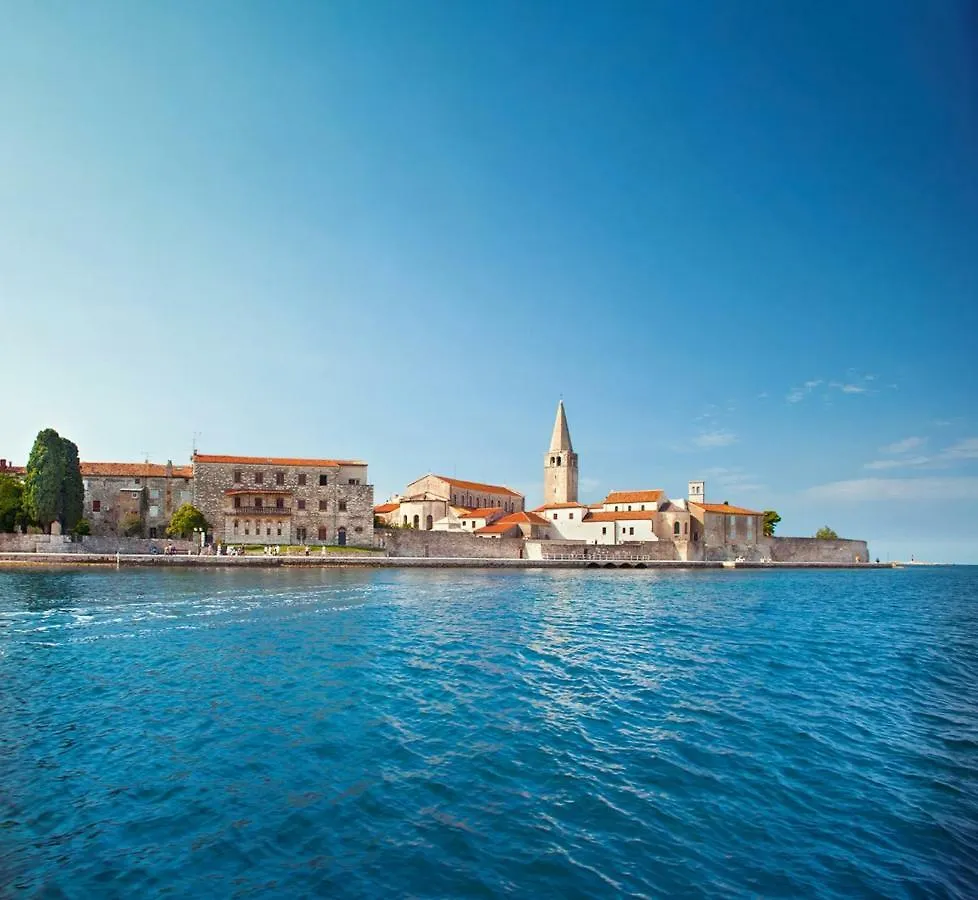 Apartment Nina - Two Bedroom With Two Balcony Near The Beach Poreč Kroatien