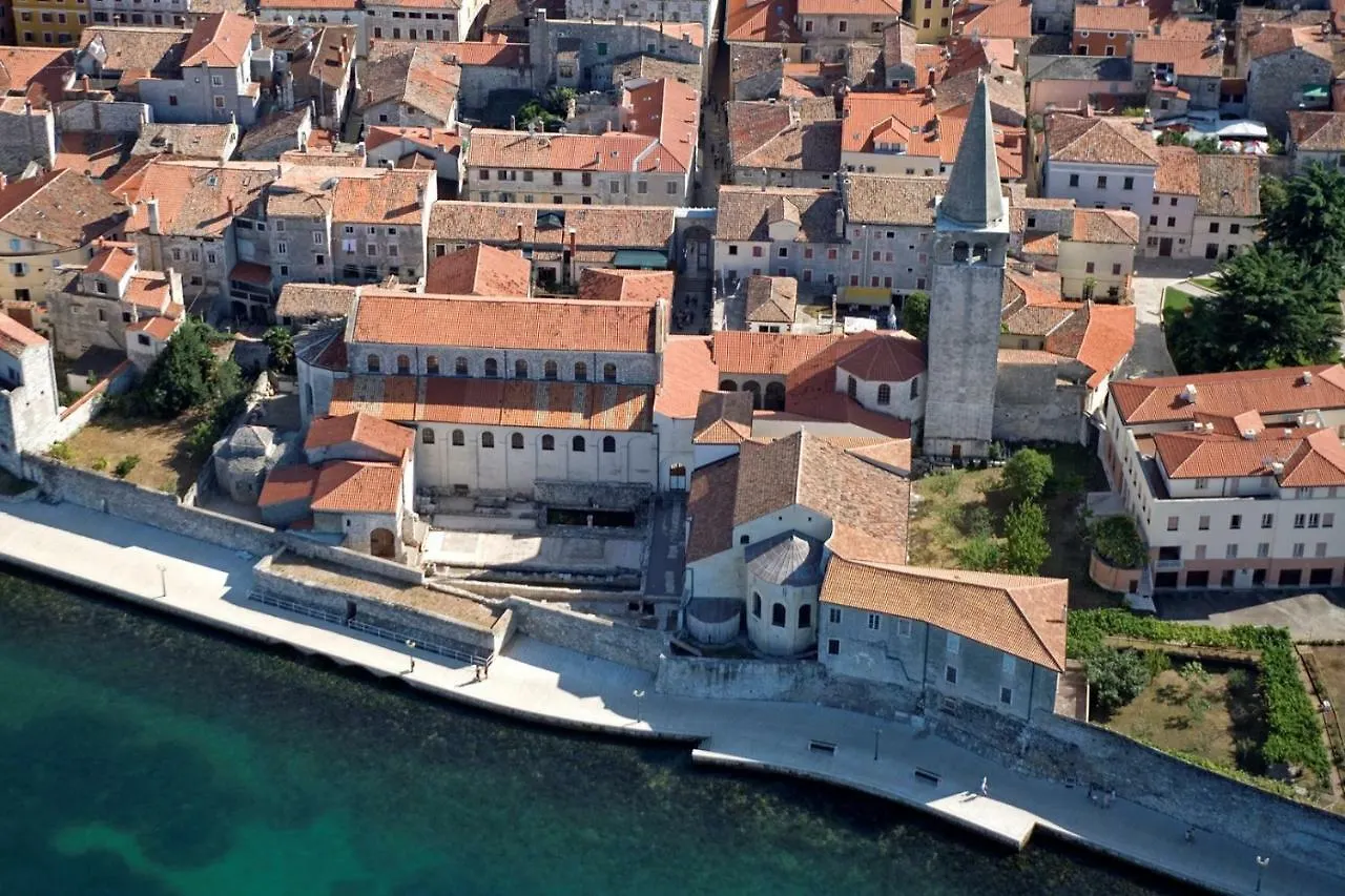 Apartment Nina - Two Bedroom With Two Balcony Near The Beach Poreč Kroatien